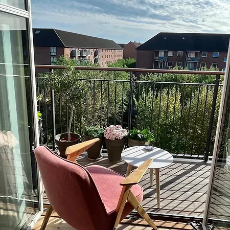 Cph / 60m2 Apartment *